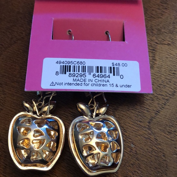 Authentic Betsy Johnson Pierced Earrings. New with tag. - Picture 7 of 12